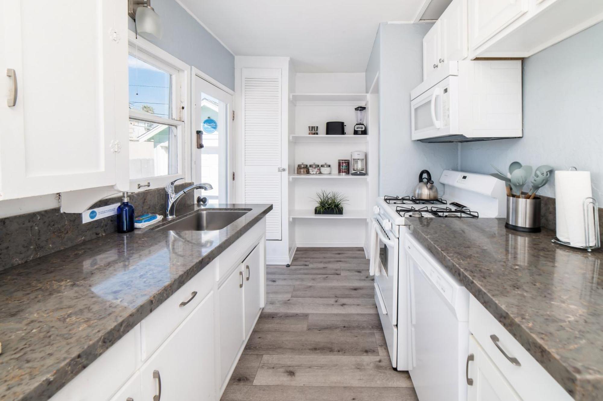 Pacific Bungalow In Oceanside With Backyard & Tiny House Dış mekan fotoğraf