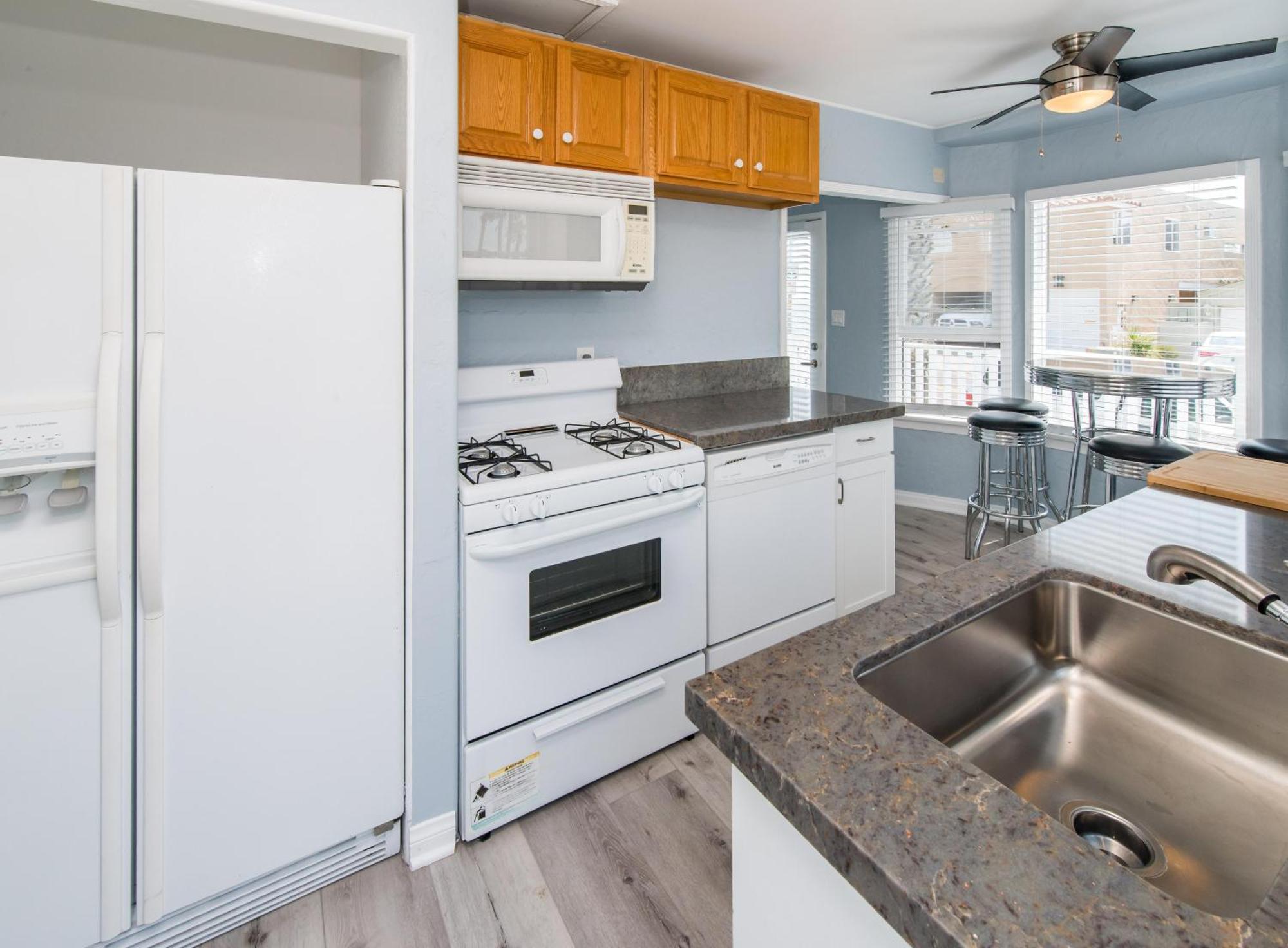 Pacific Bungalow In Oceanside With Backyard & Tiny House Dış mekan fotoğraf
